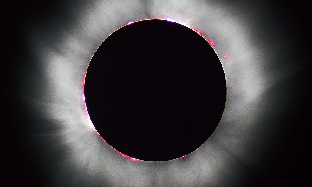 Image: Luc Viatour, Total Solar Eclipse 1999 in France.